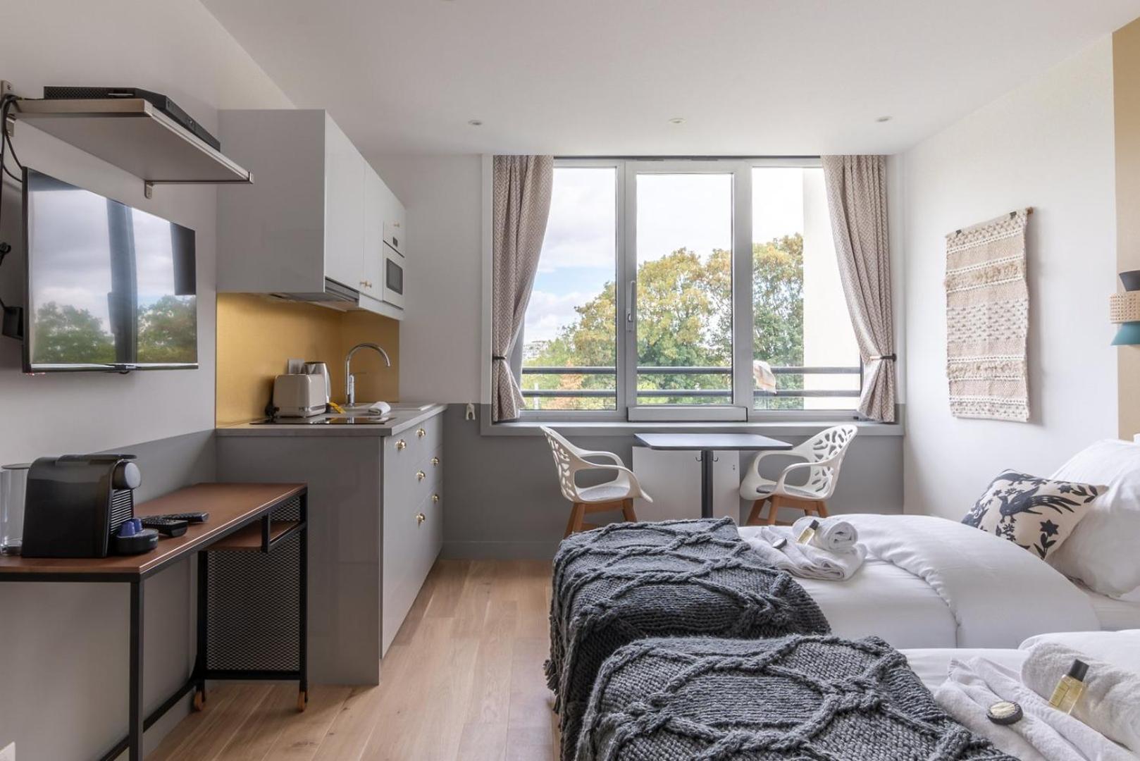 Апартаменти Guestready - Superb Studio In Іссі-ле-Муліно Екстер'єр фото